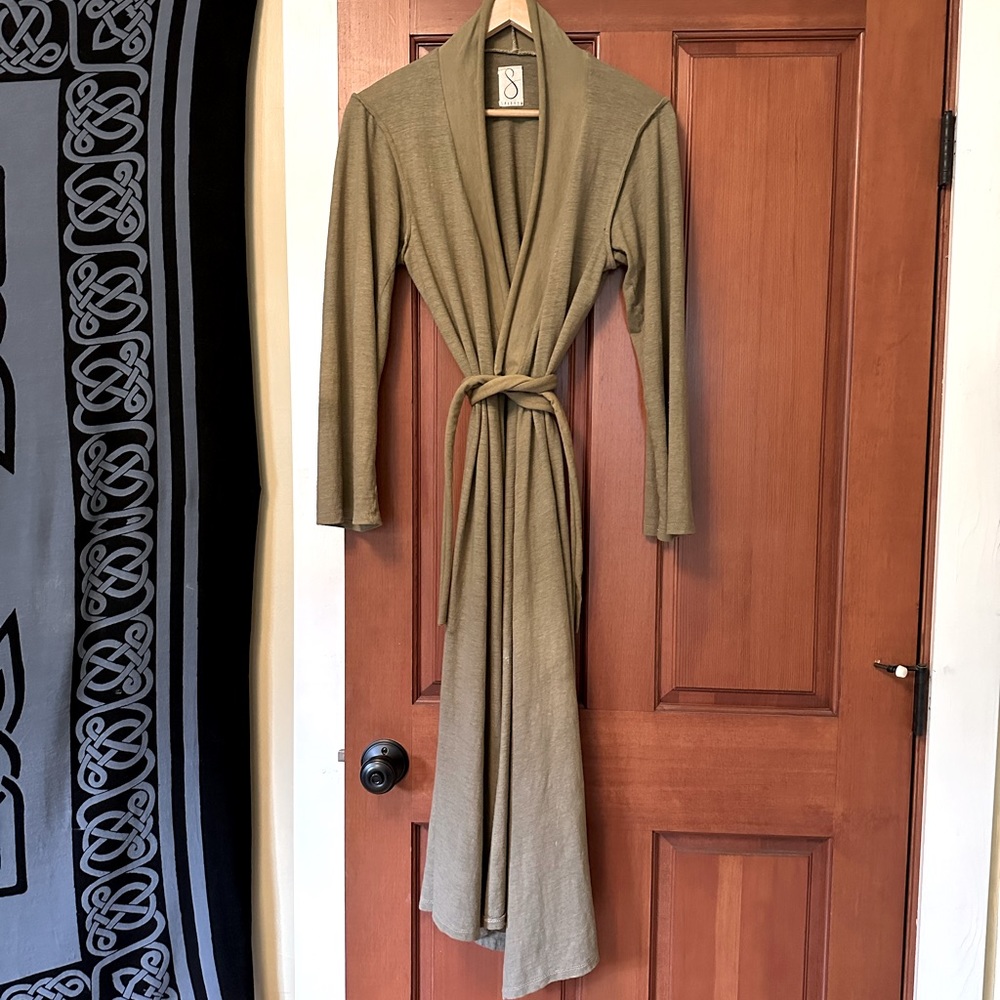 Sparrow Peace Robe